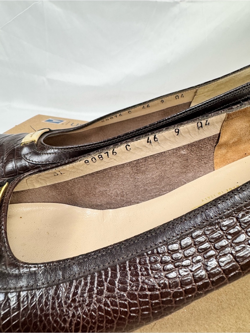 Salvatore Ferragamo Brown Croc Embossed Leather Pumps Heels Gold Logo 9 Italy - Picture 9 of 13